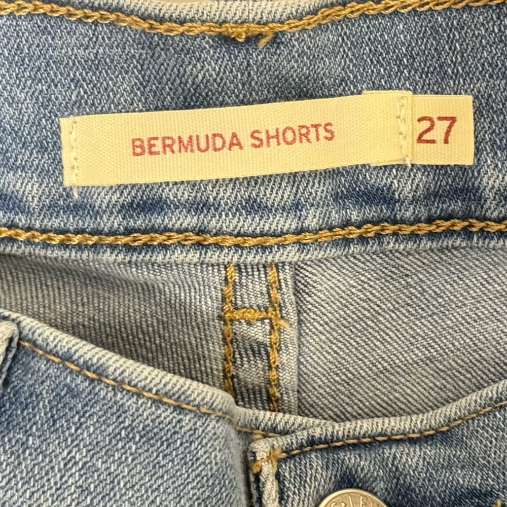 Levi’s Women's Premium Bermuda Shorts Size 27 - Picture 11 of 13